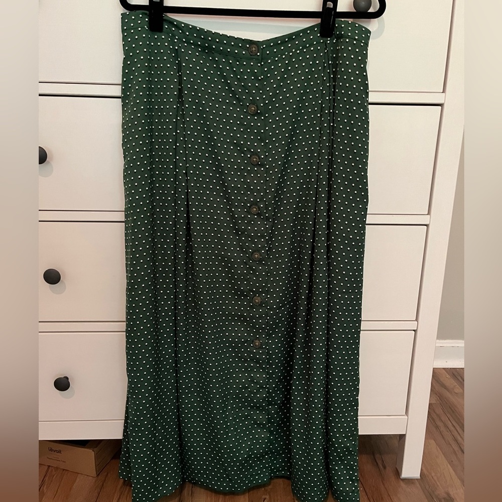 Silky green polka dots midi skirt